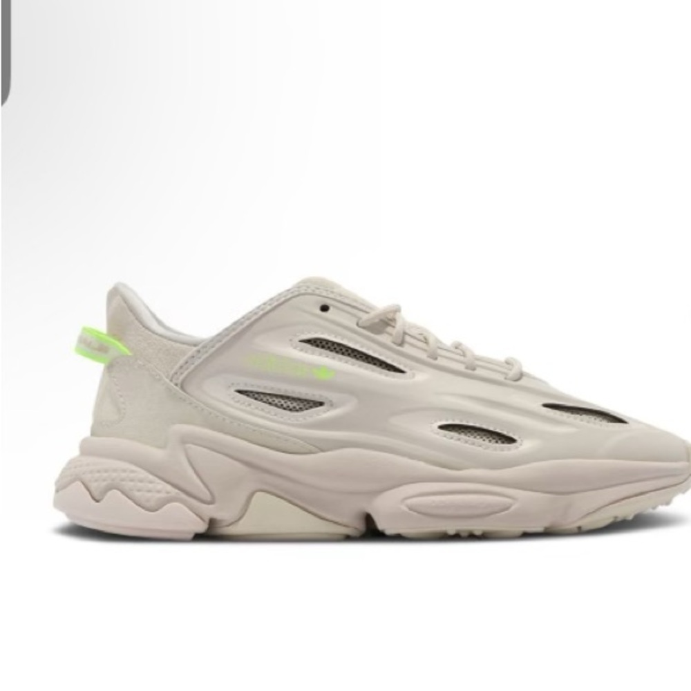 Men’s Adidas tennis shoes